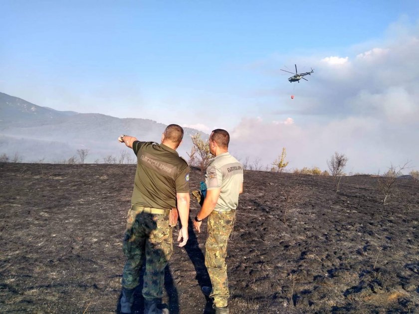400 военнослужещи три вертолета участваха потушаването пожара казанлък