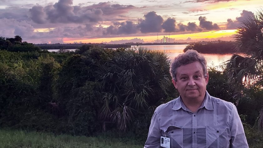 Светът е в очакване на полета, който поставя началото на