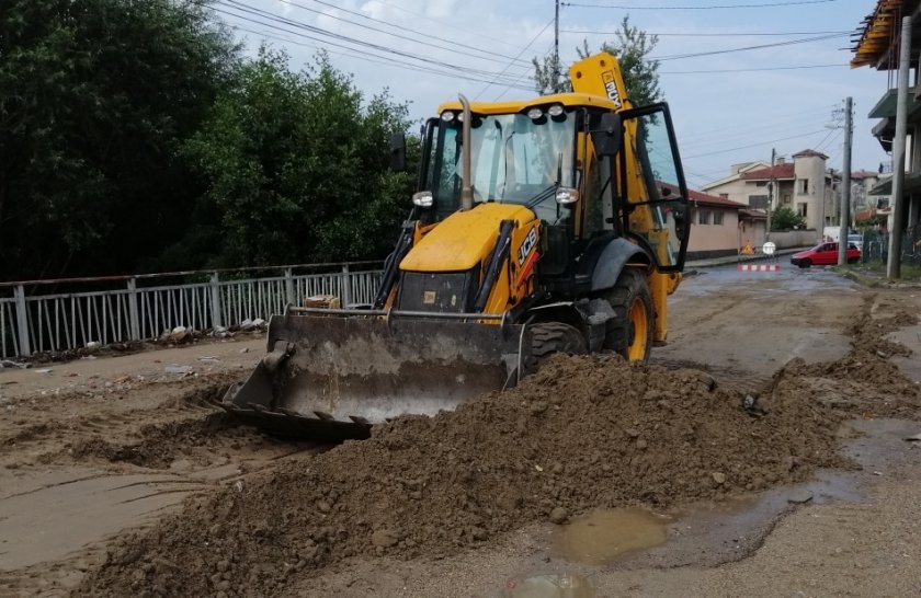 След силния порой вчера, Карлово е в частично бедствено положение.