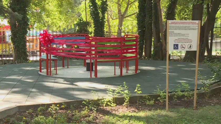 Във Варна беше изградена специална въртележка за деца с двигателни