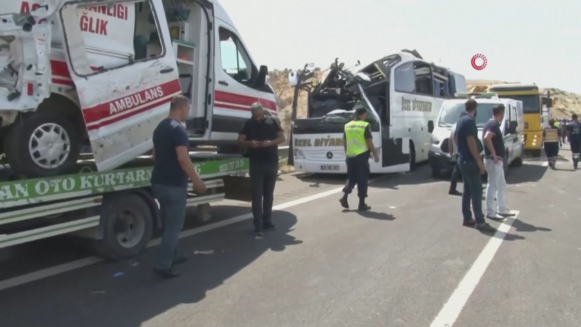 Тежка катастрофа в Турция отне живота на 16 души и