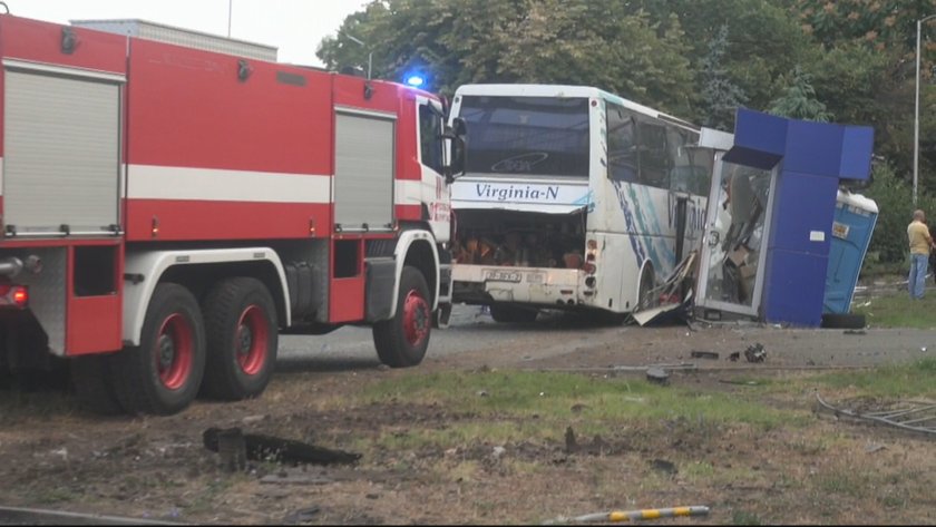 Тежка катастрофа в Бургас. Около 5 часа тази сутрин автобус