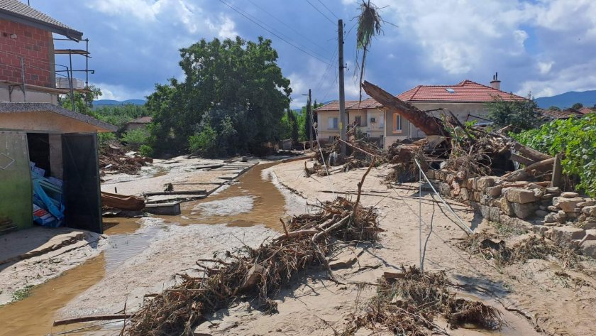 къщи богдан откъснати селото наводнението