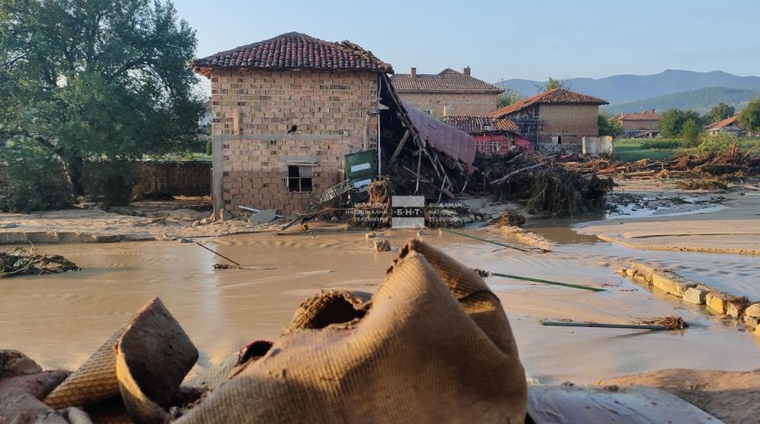 огромни щетите селата каравелово богдан наводнението снимки