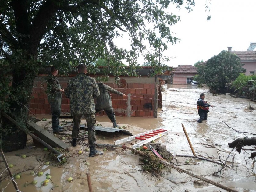 емил ефтимов продължават усилията осигурим достъп всички населени места засегнати наводненията