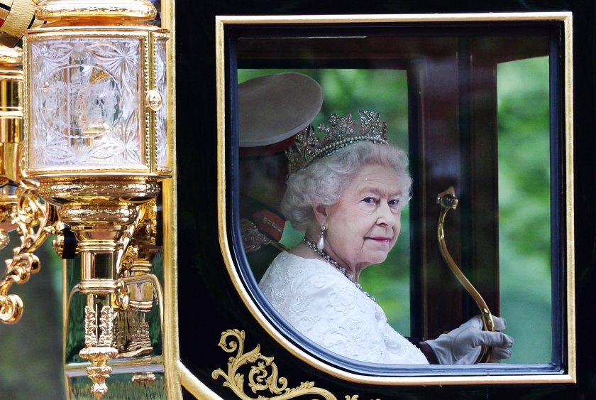 живот изпълнен дълг почина кралица елизабет втора снимки