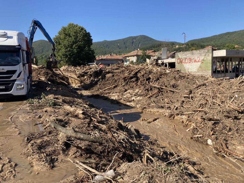 Щетите след наводнението в Карловско ще надхвърлят 90 млн. лева