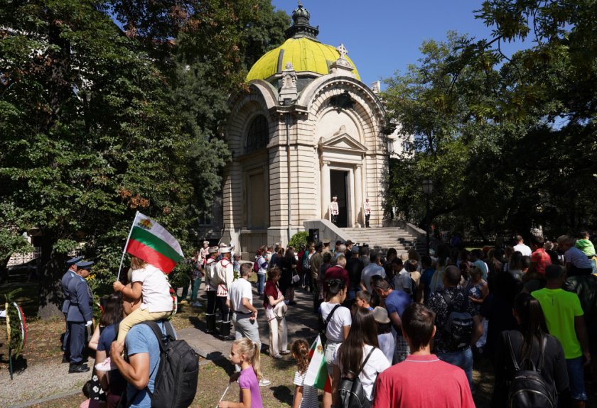 София отбеляза Деня на Съединението с тържествена церемония пред мавзолея-костница