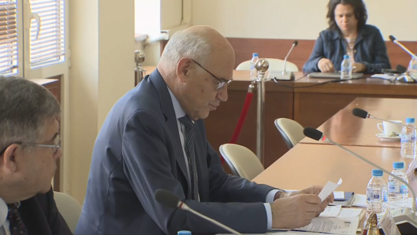 По повод поисканото увеличение с 6% или 315 лева за