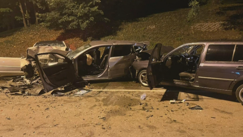 Един човек загина, а девет са ранени при тежка катастрофа