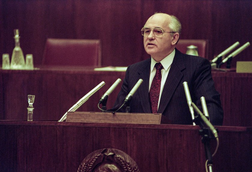За цялото си управление Михаил Горбачов посещава България едва 2