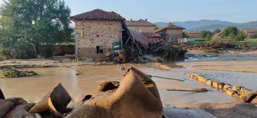 земеделските производители пострадали наводненията района карлово подават заявления подпомагане