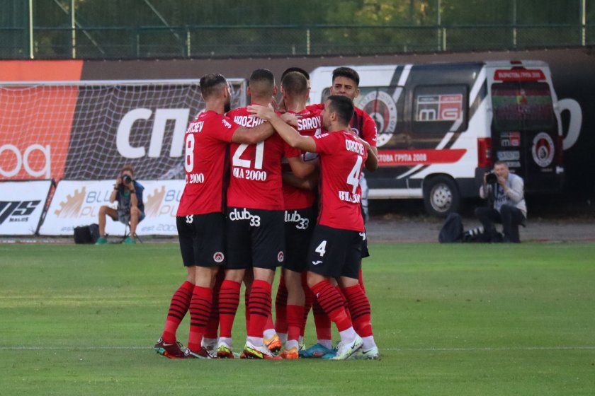 Отборът на Локомотив София постигна минимална победа с 1:0 при