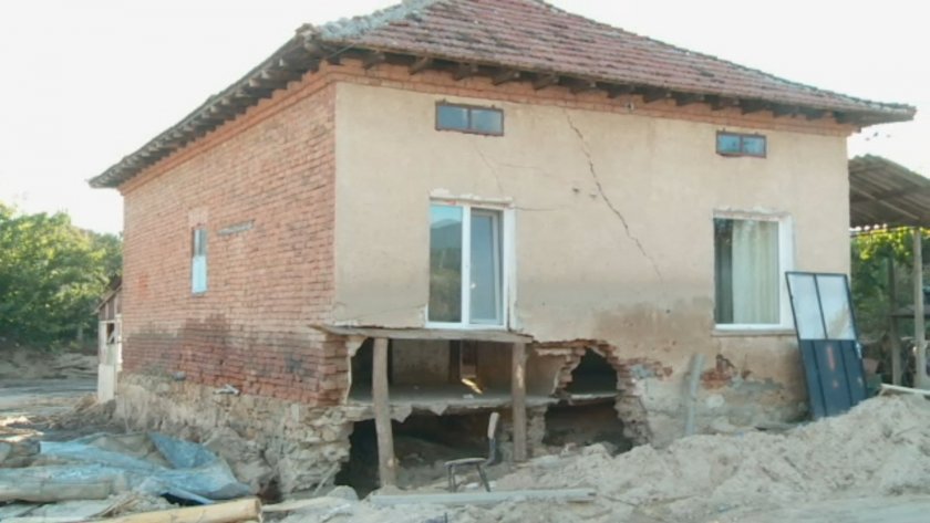 96 къщи в пострадалите карловски села Богдан, Каравелово и Слатина