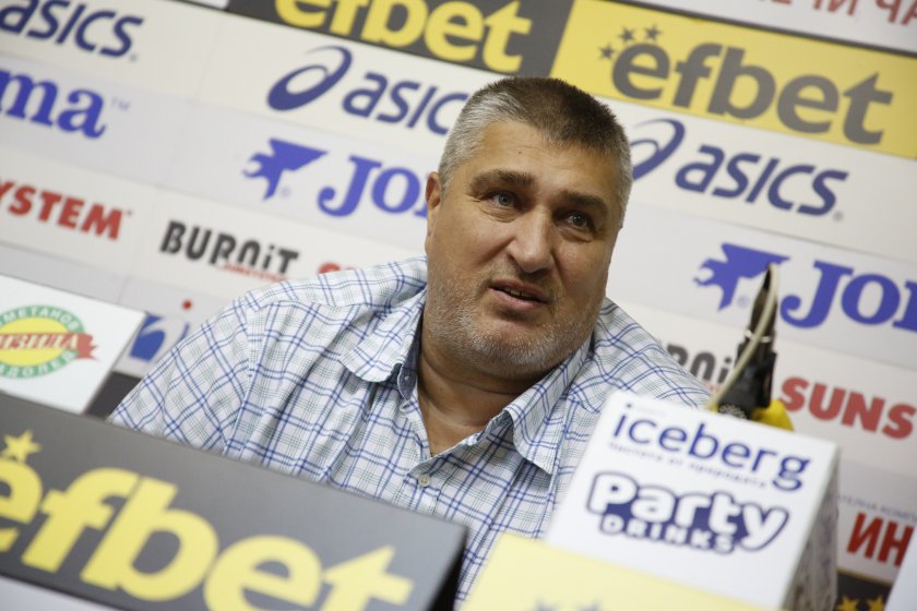 Президентът на Българската федерация по волейбол Любомир Ганев разкри, че