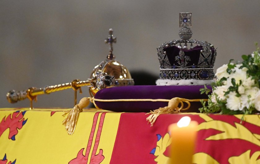 британската кралска корона едно големите съкровища света