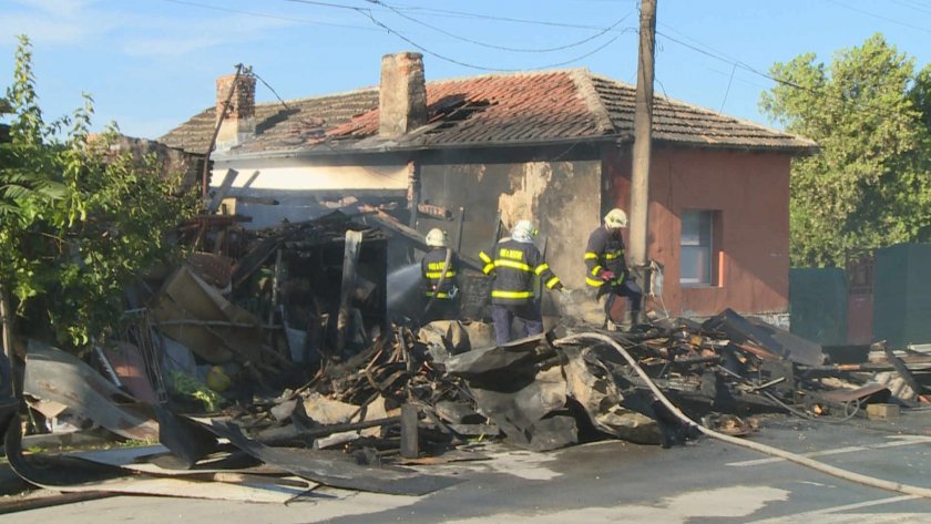 пожар унищожи къща русе пострадали