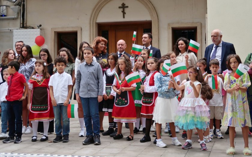 илияна йотова откри учебната година българското неделно училище bdquoсв кирил методийldquo истанбул