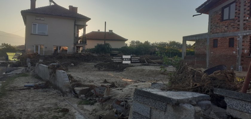 13-и ден от потопа в Карловско. Продължава разчистването в селата.