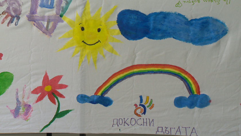 В Седмицата на мира изложба от детски рисунки украси "Ларгото" в София