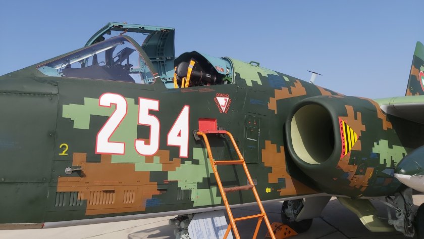 Намерена е черната кутия на разбилия се военен самолет Су-25.
