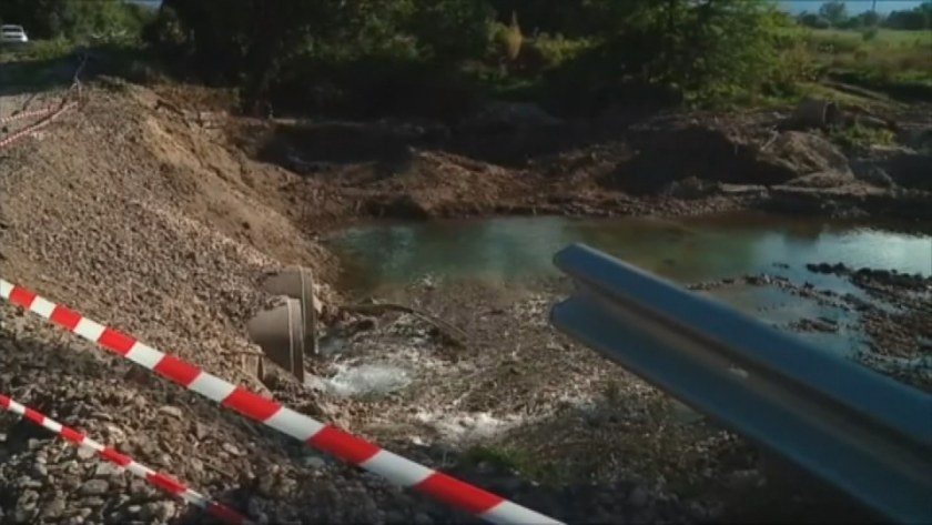 Очаква се днес в засегнатите от наводненията села в Карловско