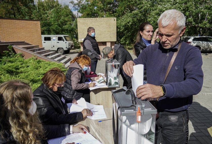 Очаквано резултатите от референдума в четирите украински области са със
