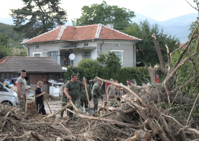 46 семейства от пострадалите карловски села след наводненията в началото