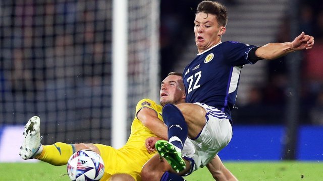 шотландия победи украйна отложен мач лигата нациите