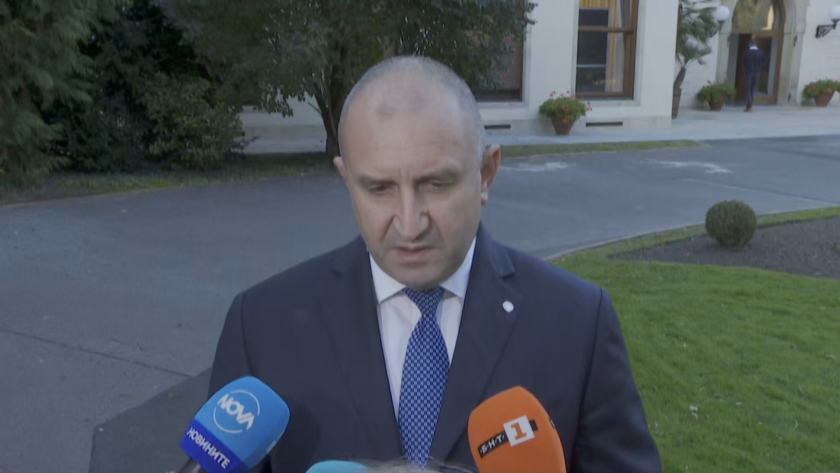 Президентът Румен Радев пристигна в Прага, за да участва в