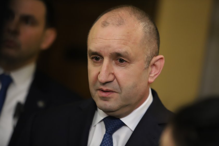 Президентът Румен Радев пристигна в Прага, за да участва в