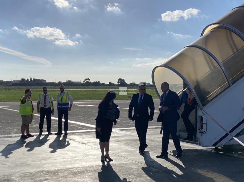 Президентът Румен Радев кацна на международното летище “Лука във Валета,