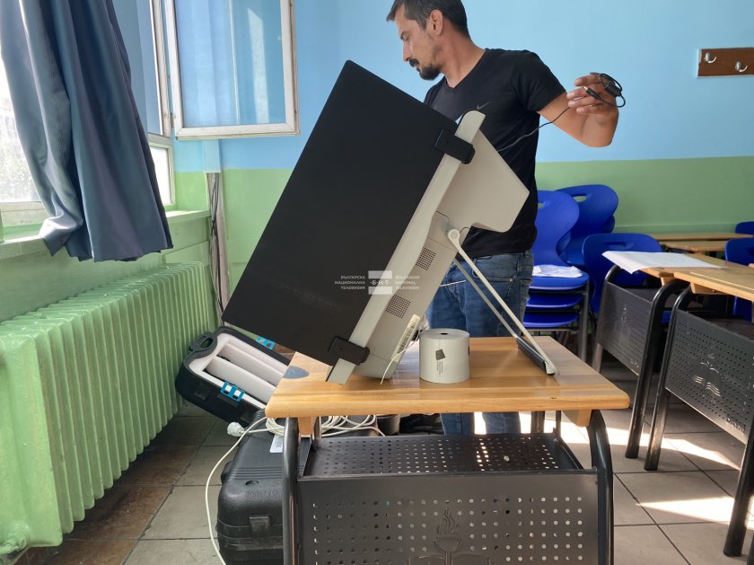 От нашите пратеници в Истанбул: Рекорден брой секции са разкрити в Турция (обобщение)