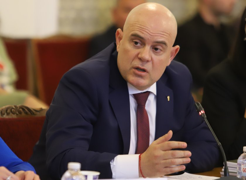 Главният прокурор Иван Гешев заяви, че се надява българските служби