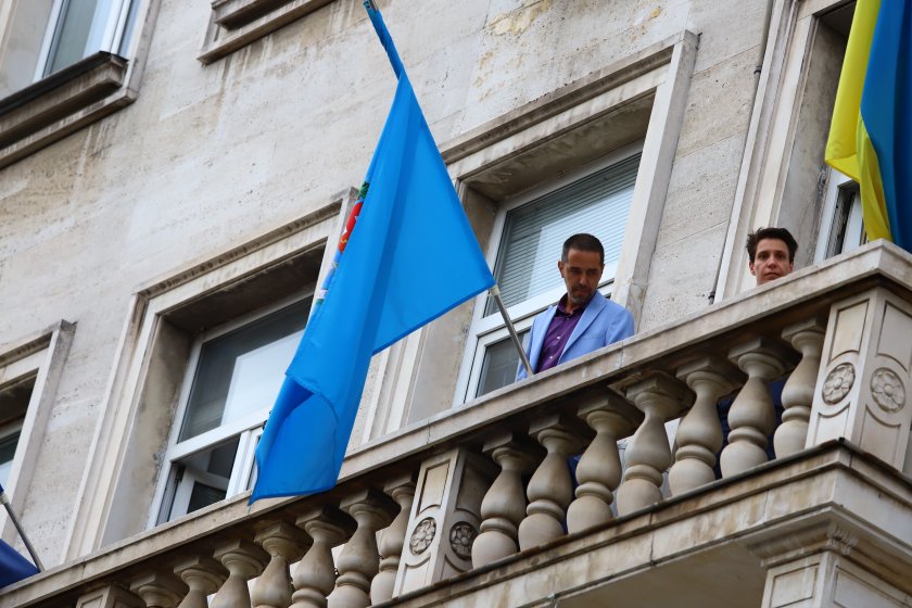 борислав иванов свали украинското знаме подаде оставка столичния общински съвет