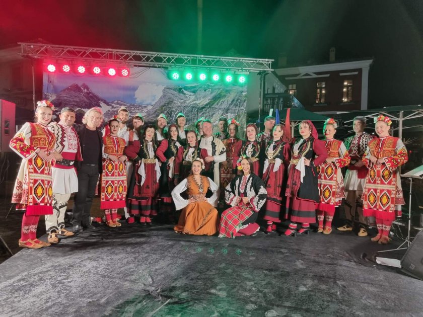 българският албанският фолклор срещат поредица концерти