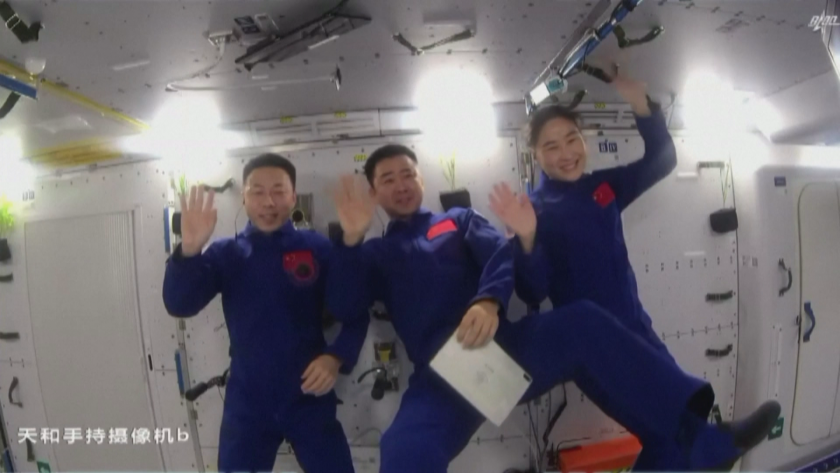 Китай ще предава на живо трети урок от Космоса. Той