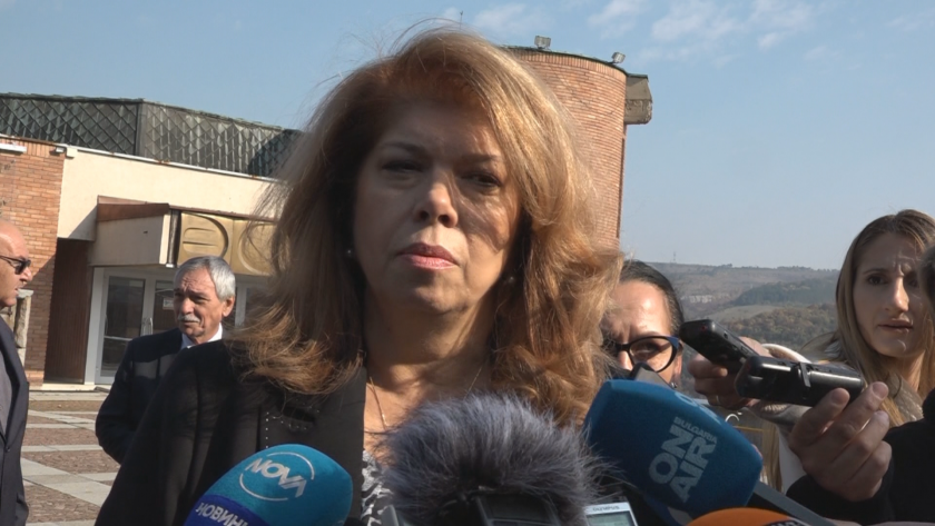 Йотова: Изключително важно е до края на деня да бъде избран председател на НС