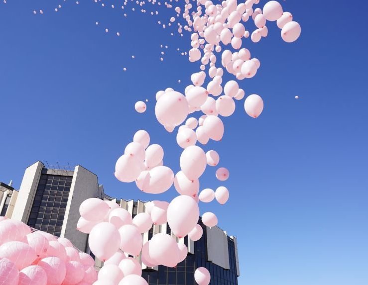 1200 розови балона полетяха памет жените починали рак гърдата снимки