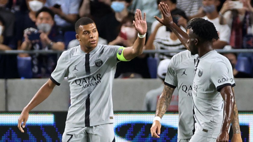 С два гола на Килиан Мбапе и един на Лионел