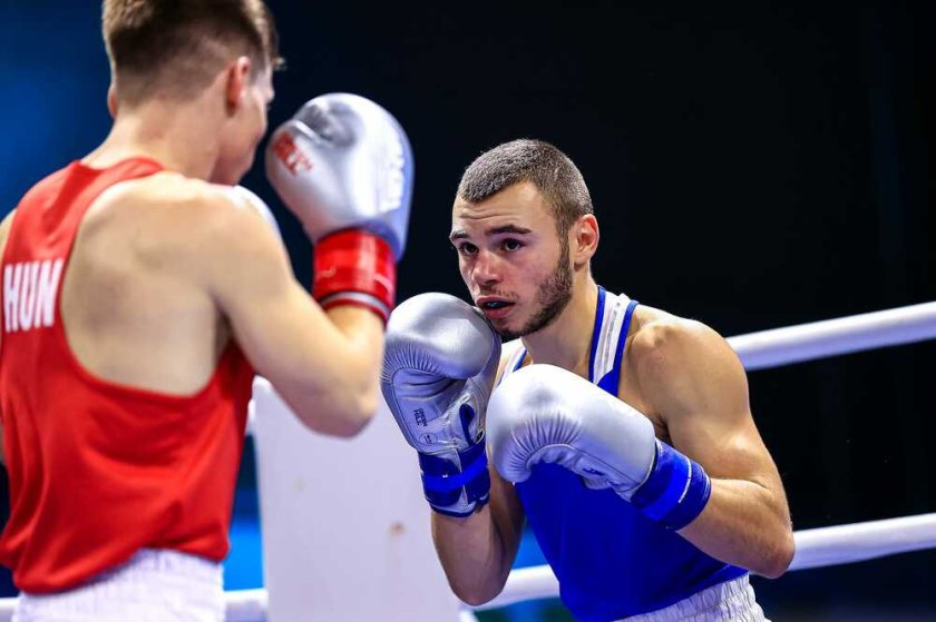 Националът на България по бокс Ясен Радев си направи отличен