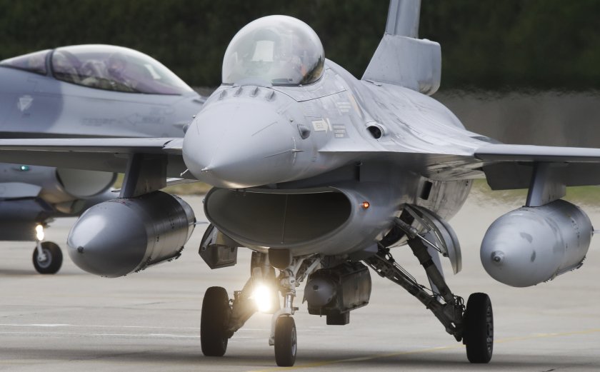 Норвегия обяви, че продава на Румъния 32 бойни самолета Ф-16
