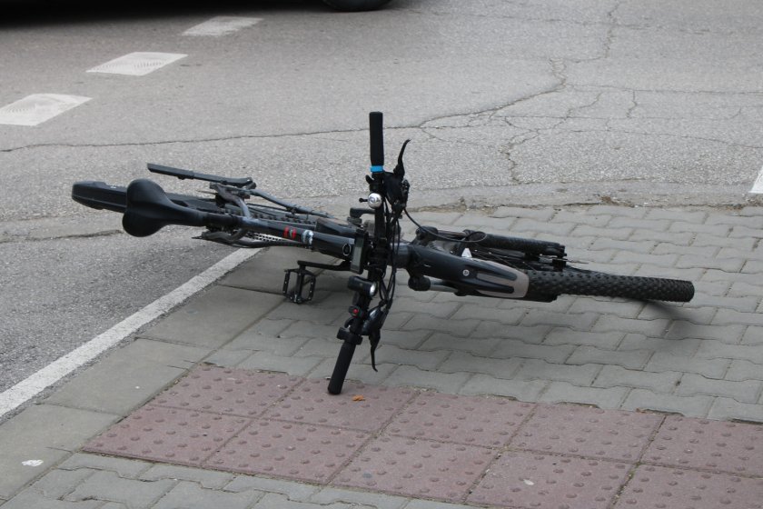 Положителна е пробата за наркотици на водача, причинил тежката катастрофа