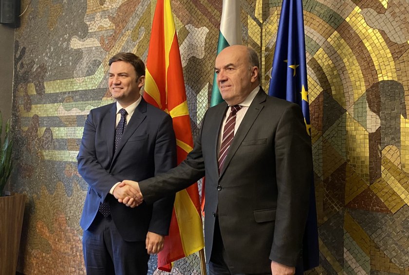 Външните министри на България и Северна Македония обсъдиха преодоляването на застоя в двустранните отношения