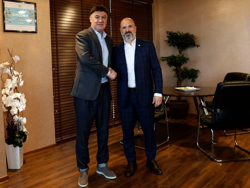 Президентът на Българския футболен съюз Борислав Михайлов прие на официална среща колегата си от Израелската футболна асоциация Орен Хасон