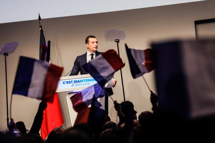 Евродепутатът Жордан Бардела е новият лидер на крайната десница във Франция