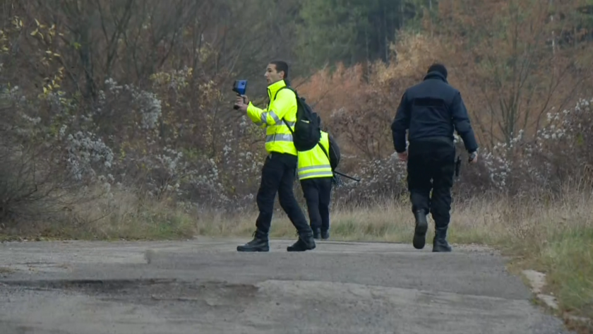 Почти 30 часа продължава мащабната операция по издирването на 12-годишния