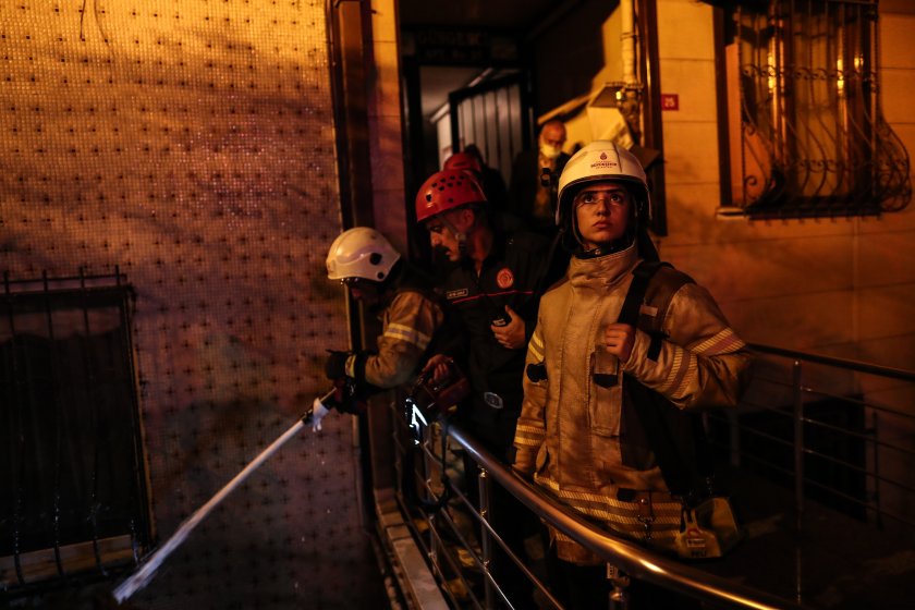 Жена и осем деца загинаха в пожар в град Бурса,