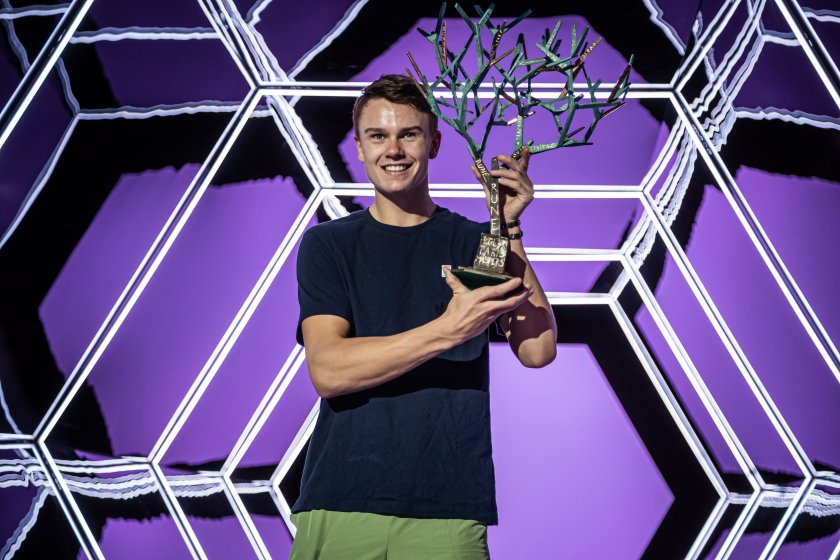 Холгер Руне ликува с титлата от последния за годината турнир