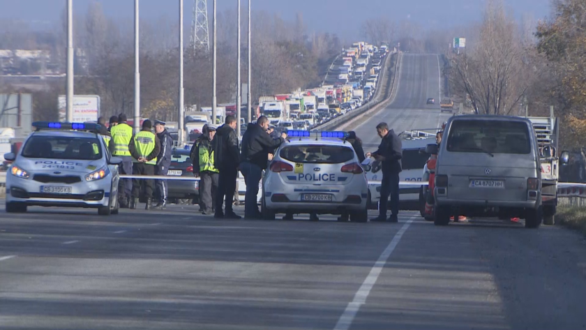 Огромни задръствания тази сутрин в София заради инцидента с мигранти (ВИДЕО)